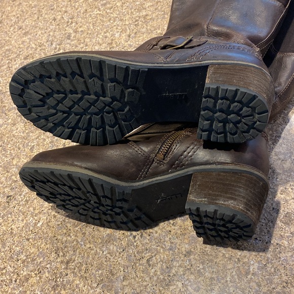 L.L. Bean Tall WIDE Heeled Boots Leather 7W(D) IMPERFECTIONS/FLAWS Brown - Picture 10 of 17